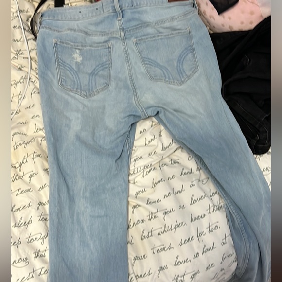 Hollister distressed jeans - Picture 2 of 2